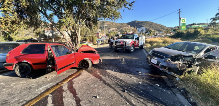 Two injured in head-on collision on Ajijic Libramiento